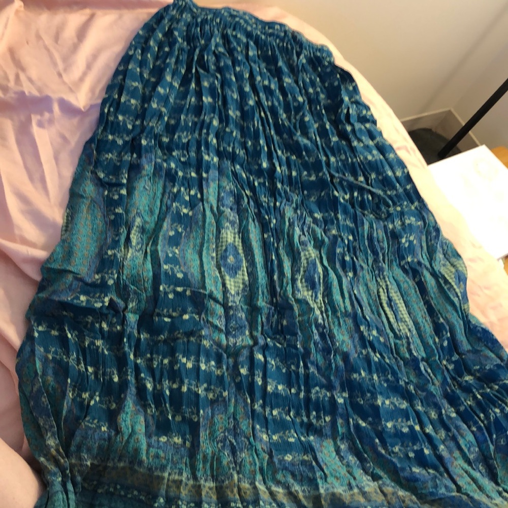 Super cute flowy maxi skirt